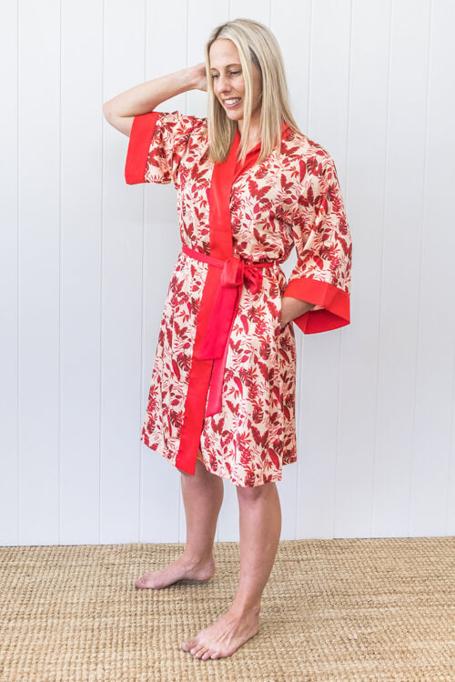 Rhea Short Robe - Red Tropical Floral Print – Robe Therapy